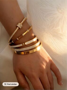 Luxury Gold Stackable Women's Bracelet Set - Polished Gold Tone Bangles